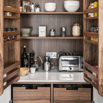 Internal pullout kitchen draws and shelving