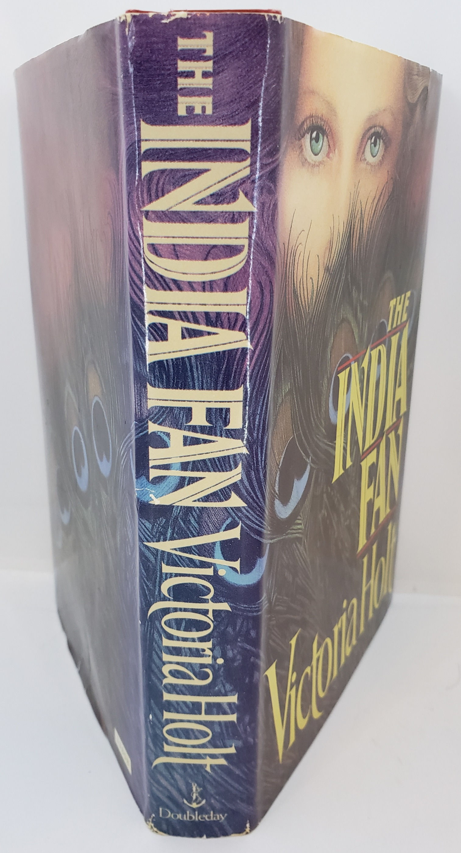 THE INDIA FAN by Victoria Holt