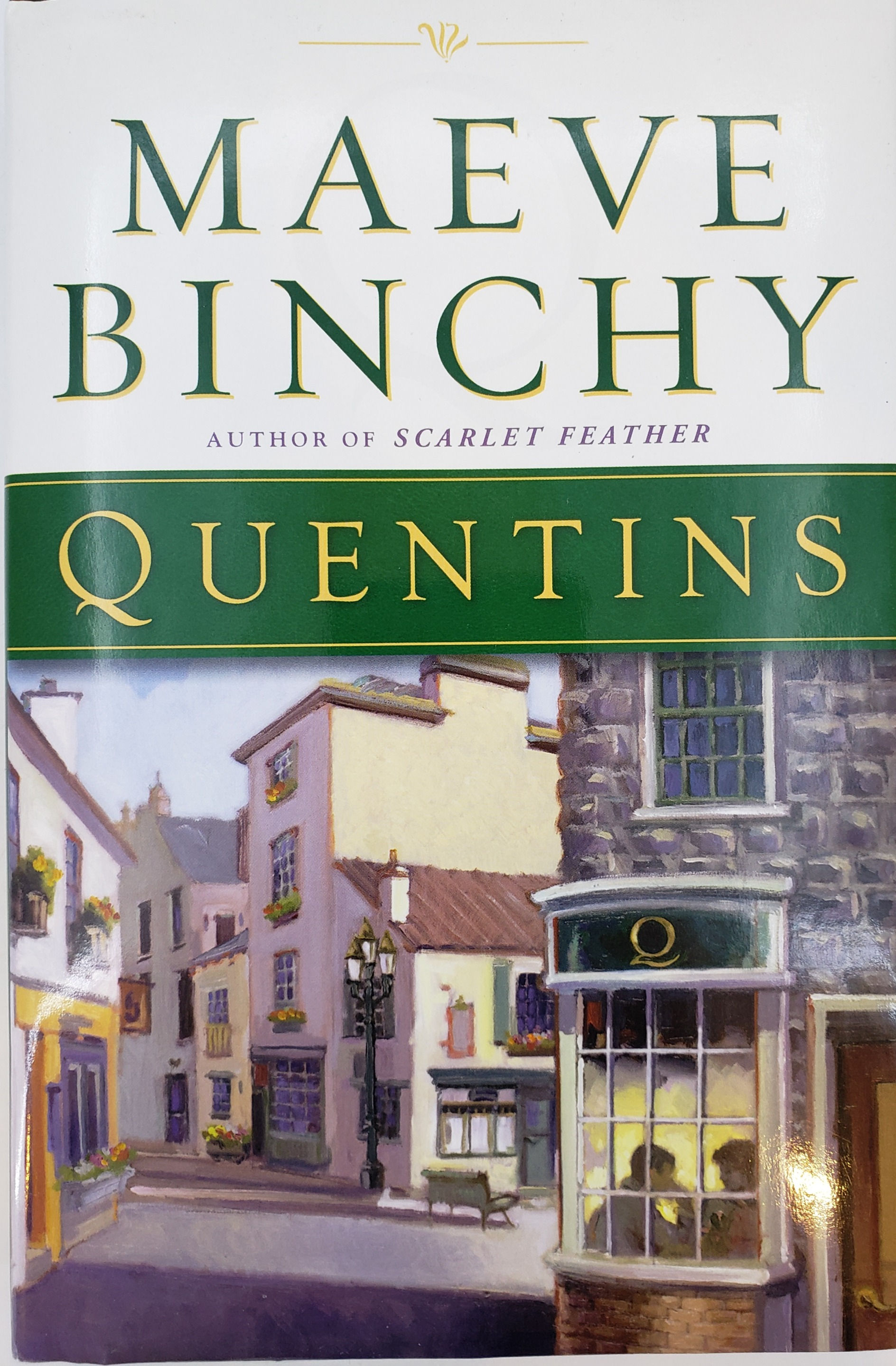 QUENTINS by Maeve Binchy