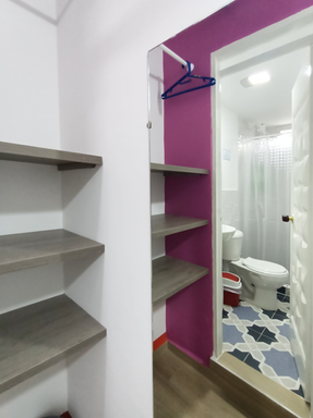 Habitaciones sencillas económicas en Armenia. Hotel Café Color.