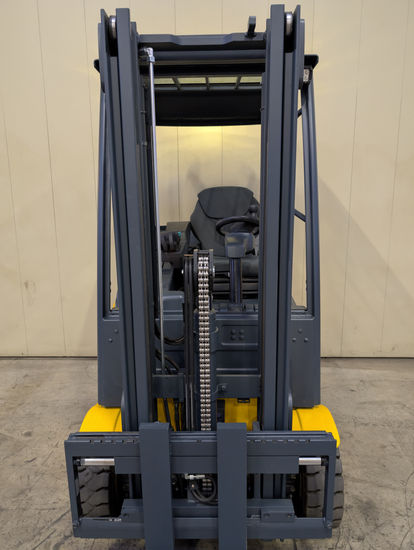 Jungheinrich EFG 213 GE115 300ZZ usato in vendita