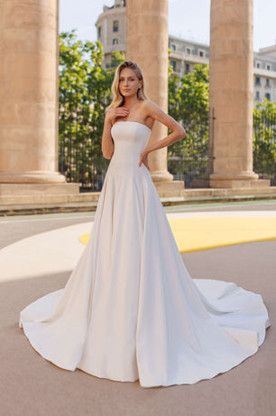 Jarice Loyal Brautkleid 01 Front bei Marie Bernal
