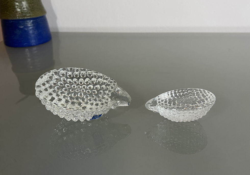 サムネイル： Bergdala Sweden Hedgehog Glass Figurine Big and Small