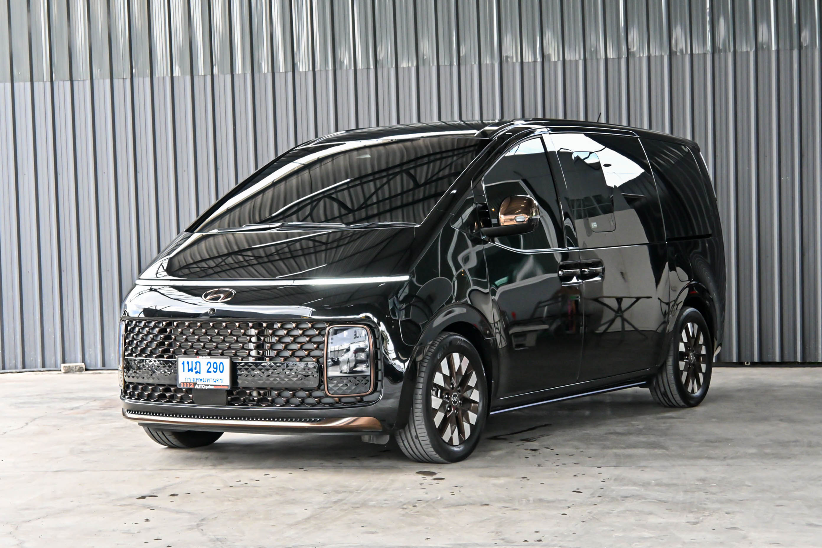 HYUNDAI STARIA 2.2 PREMIUM A/T 2026 BLACK 1นฎ-290