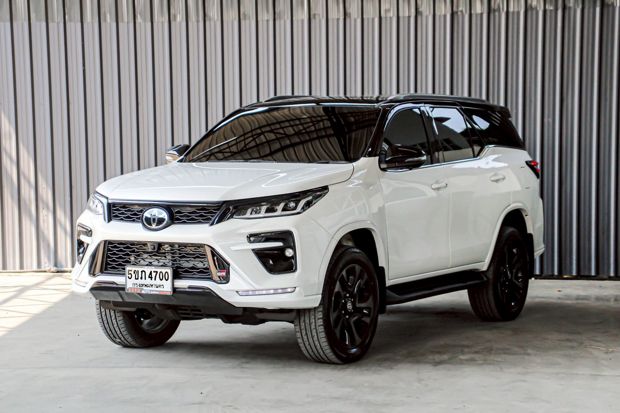 TOYOTA FORTUNER  2.8 GR SPORT 4WD BLACK TOP A/T 2024 WHITE 5ขภ-4700