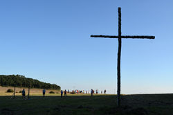 Kreuz und Fußballwiese