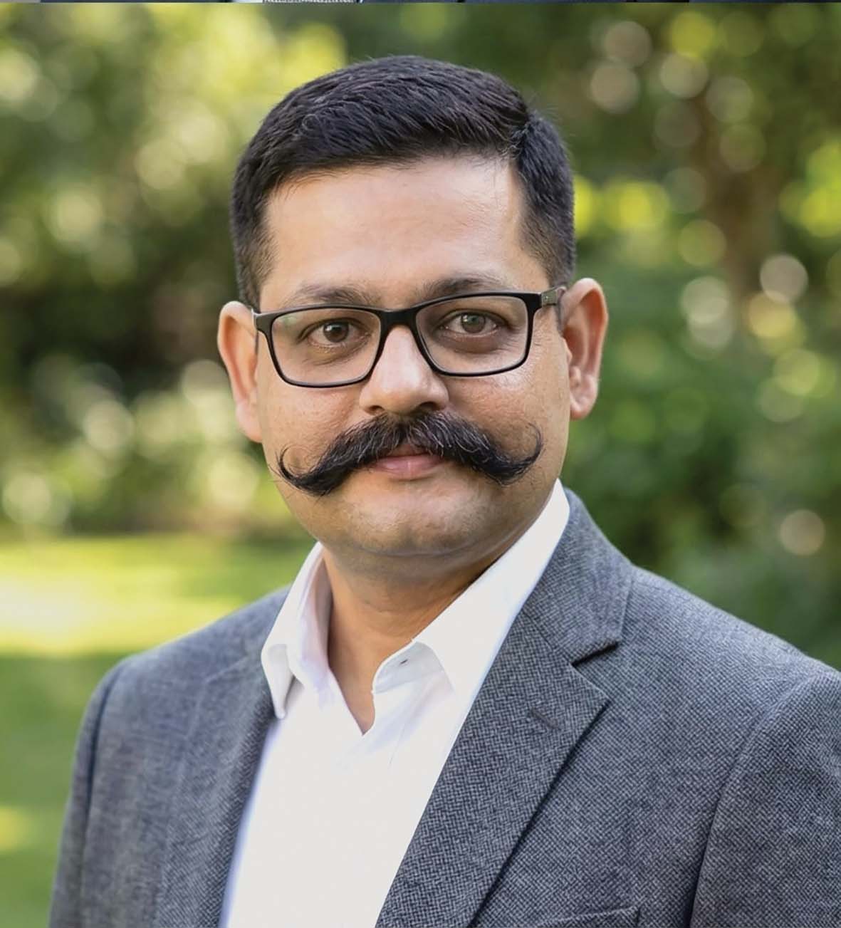 Writer: Vidhu Shekhar