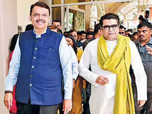 Raj tears hair at Mumbai traffic mess