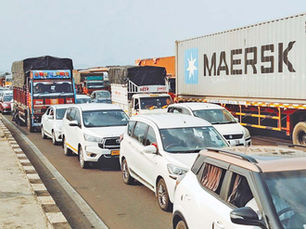 Mumbai-Pune Expressway clogged over 24 hrs