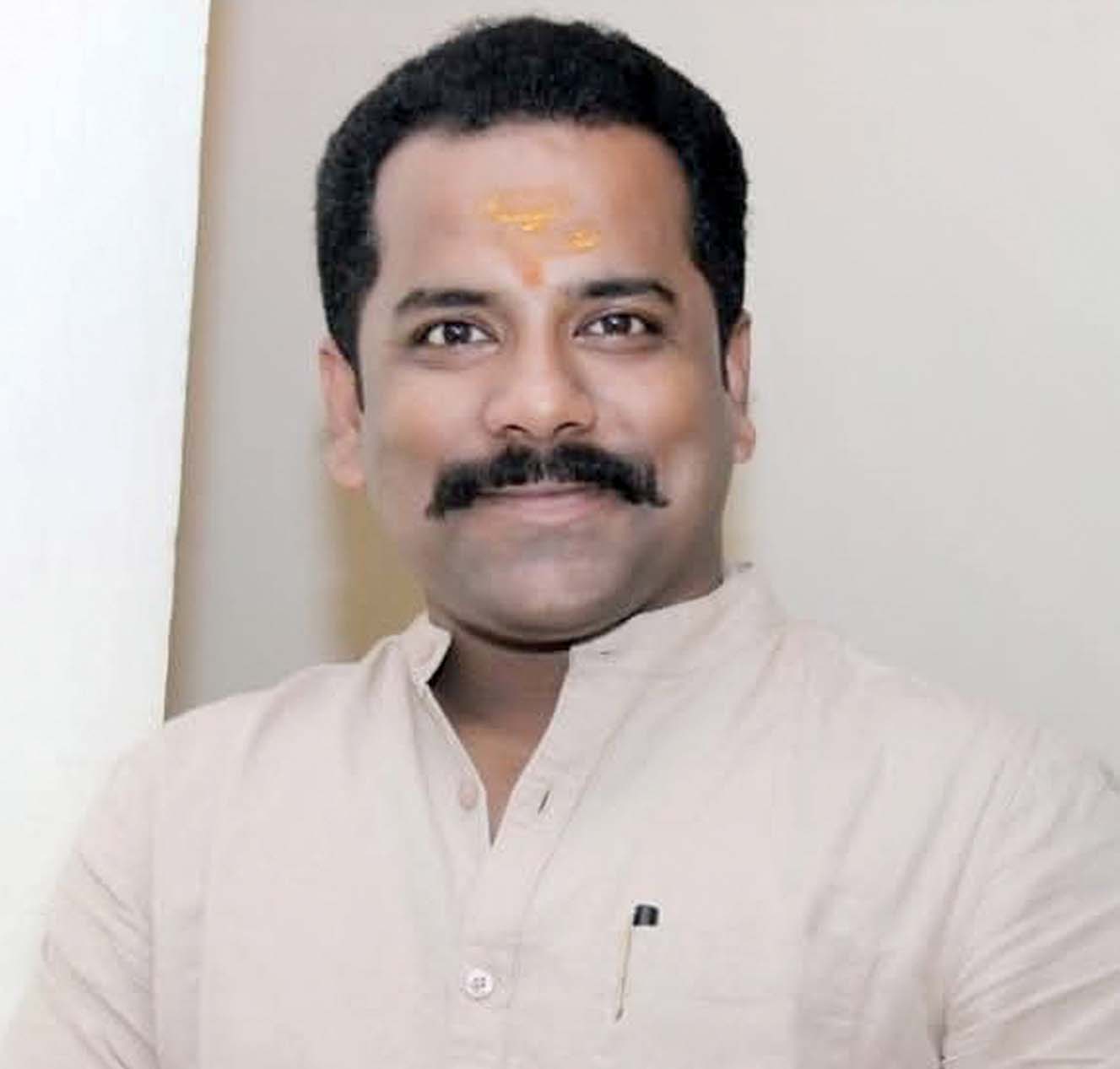 Writer: Pravin Shivangikar