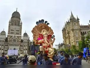 Ganpati Bappa Morya! Mumbai’s Iconic Festival of Faith and Togetherness