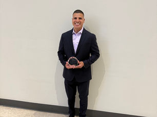 El Dr. Jimmy Reyes fue nombrado Defensor del Año 2026 de la Equidad en Salud por la Asociación de Salud Pública de Iowa.