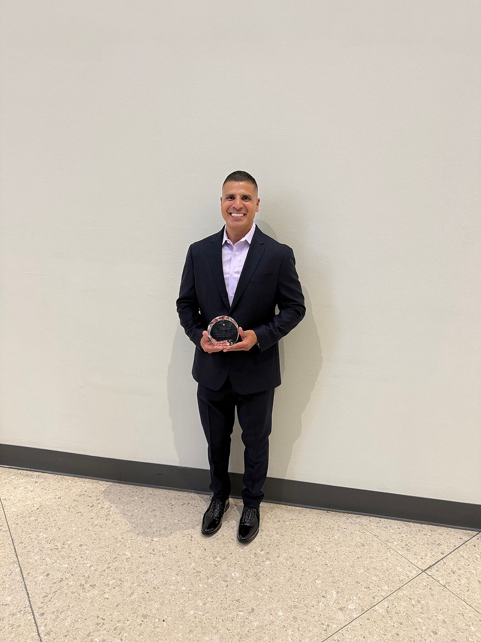 El Dr. Jimmy Reyes fue nombrado Defensor del Año 2026 de la Equidad en Salud por la Asociación de Salud Pública de Iowa.