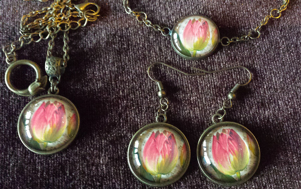 Thumbnail: Antique Bronze Tulip Set Modelo No. 11