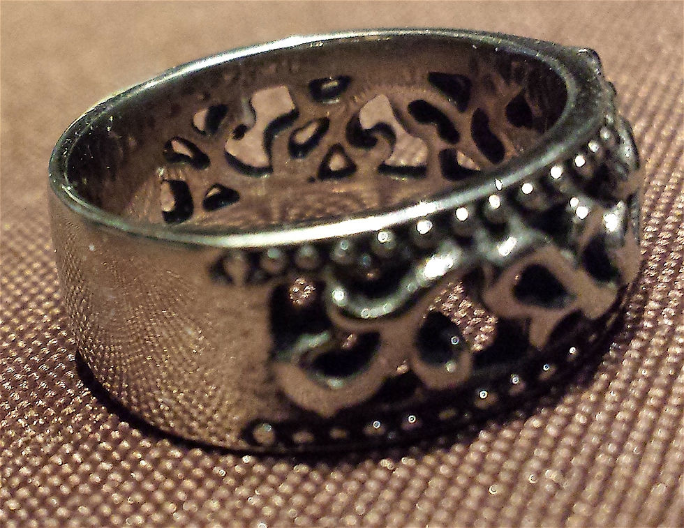 Thumbnail: Hollow Lis Cross Ring