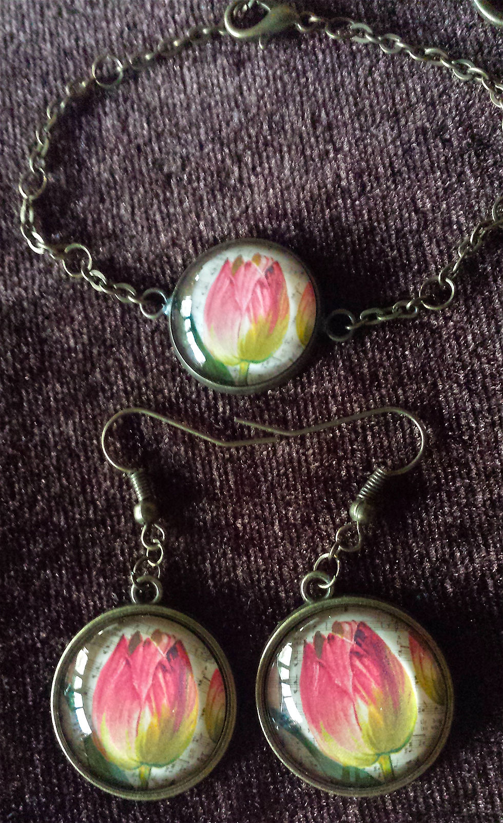 Thumbnail: Antique Bronze Tulip Set Modelo No. 11