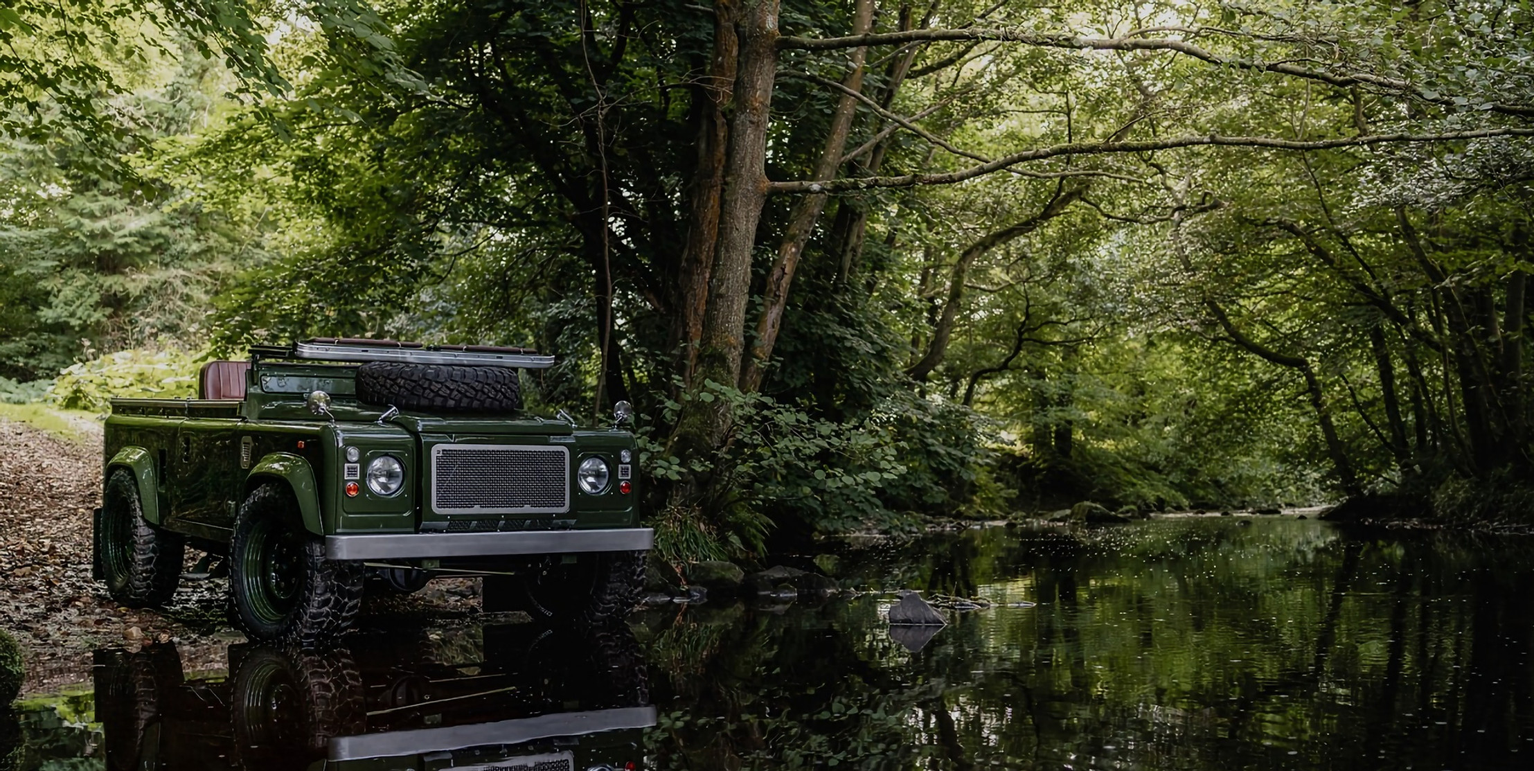 Retro Defender 90 in Deep Bronze Green-R