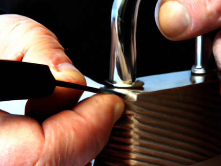 מנעולנים ואבטחת סייבר: הגנה על נכסים פיזיים ודיגיטליים