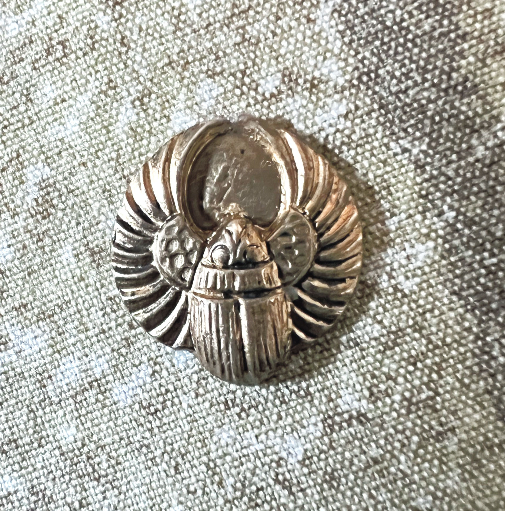 Scarab/wings Brass Bindi