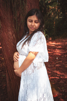 Book gestante ensaio fotográfico externo no Parque Vicentina Aranha em São José dos Campos-SP
