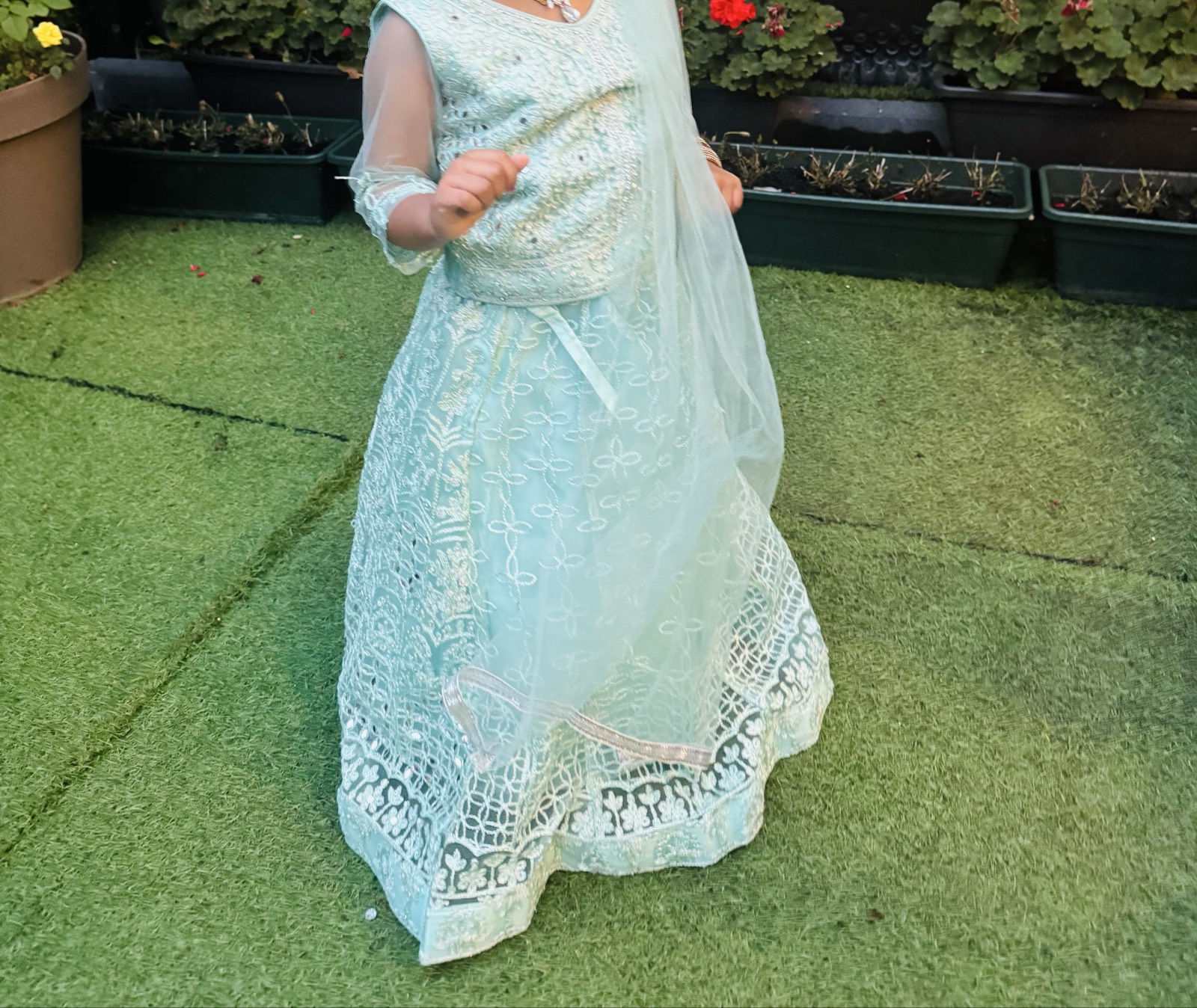 Sari traditionnel indien rouge et doré