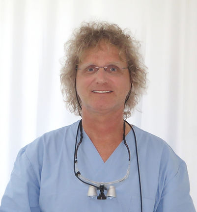Dr. med. dent. Kai Kröll, Zahnarzt und zertifizierter Spezialist für Implantologie