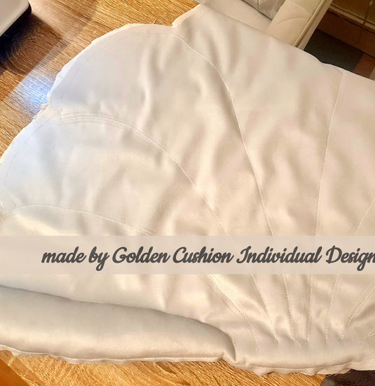 SHELL SHAPE CUSHION

