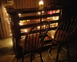 Pallet Bar Lit-up /night