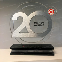 targa anniversario in plex e alluminio