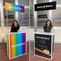 Banchetto promozionale personalizzato completo di testatina, pannelli stampati, ripiano di appoggio, ripiano intermedio e sacca per il trasporto.