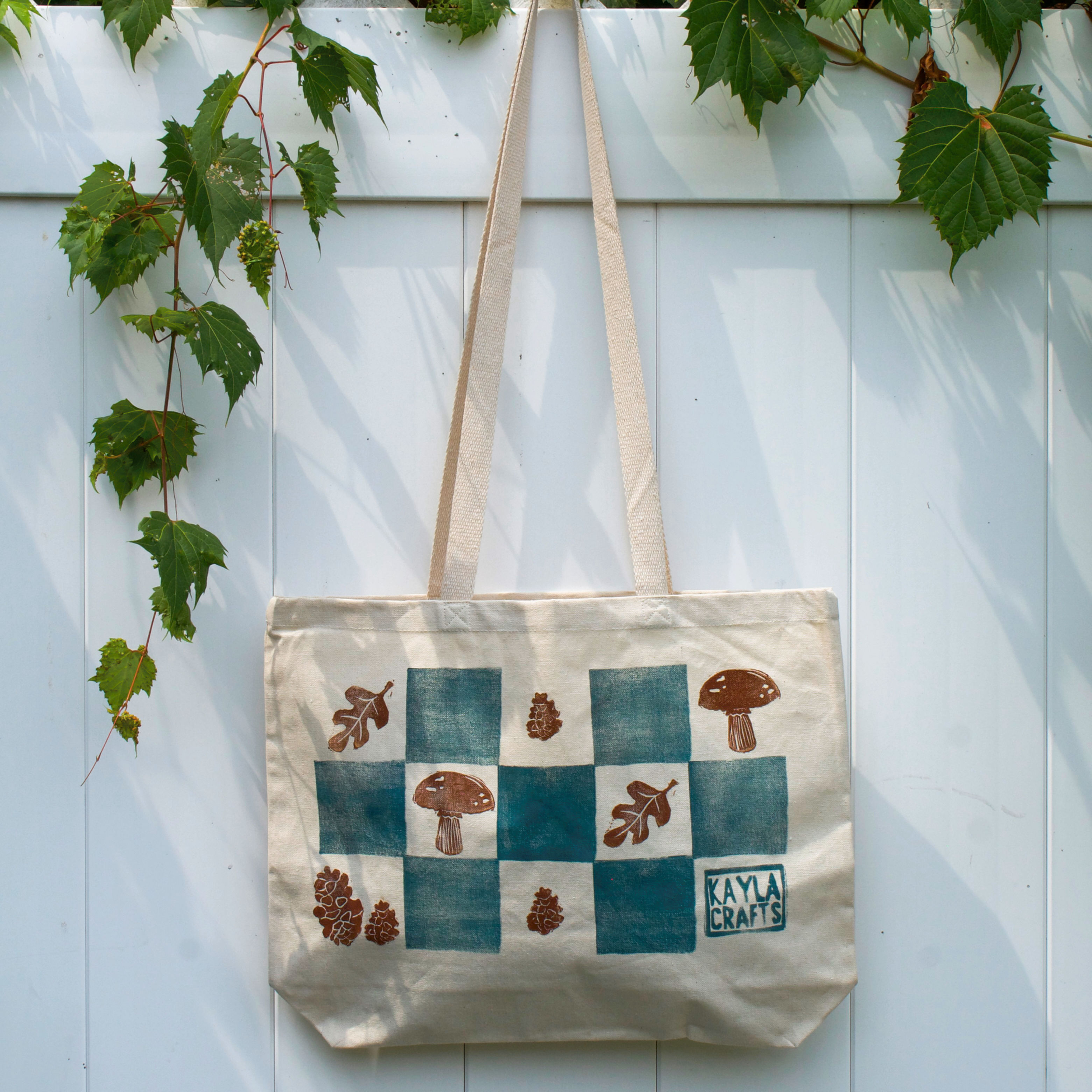 Autumn Icon Large Messenger Tote