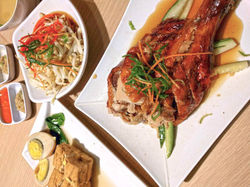 comer-plato-malayo_edited