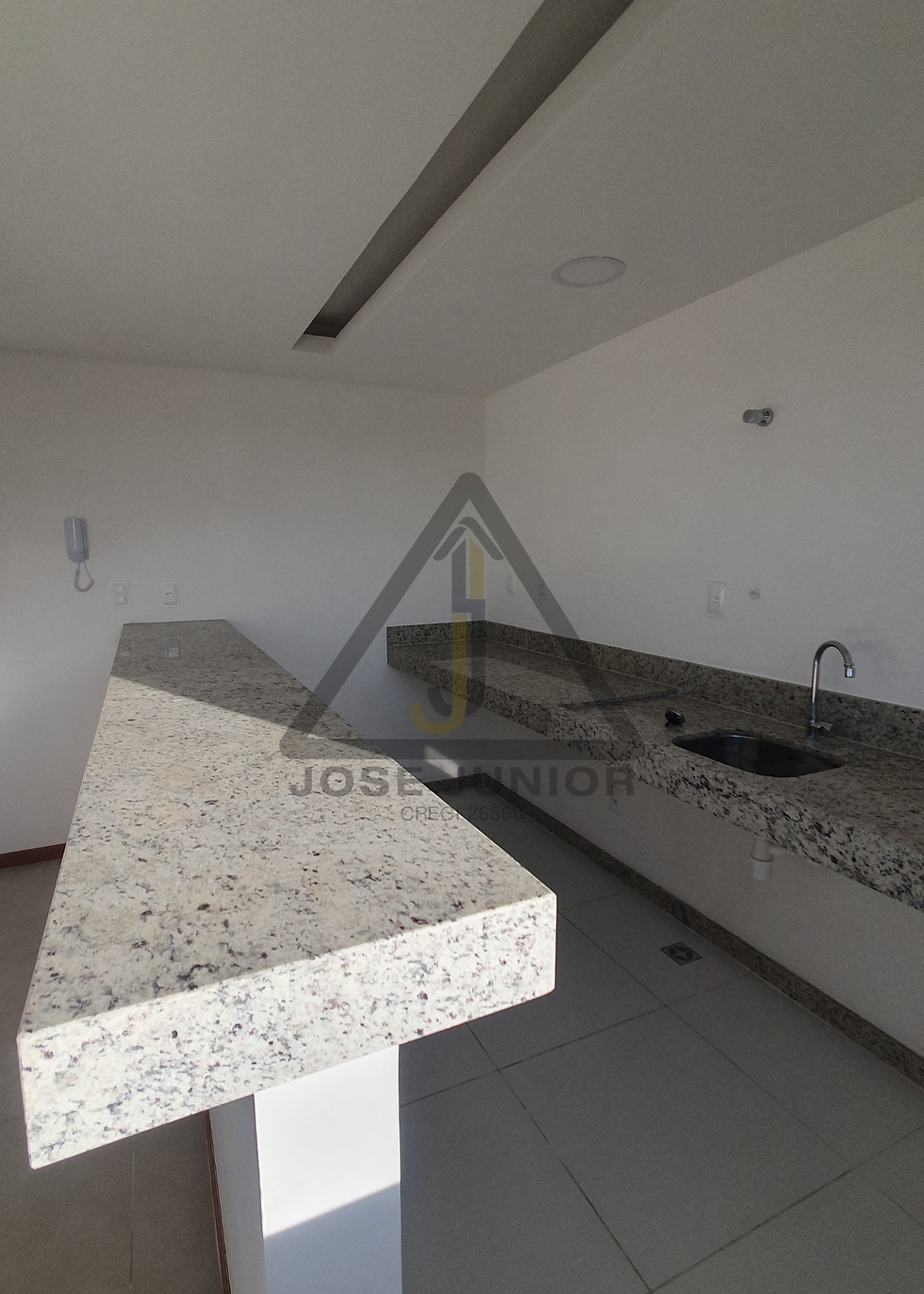 Miniatura: Lindo Studio a venda com 22m² e Varanda ao lado do Shopping da Bahia