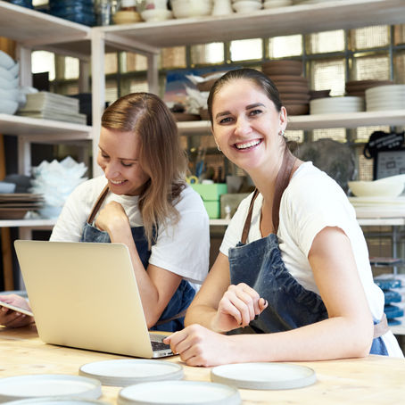 TITANPush    -                       Software de servicio para engagement sin necesidad de una app. 