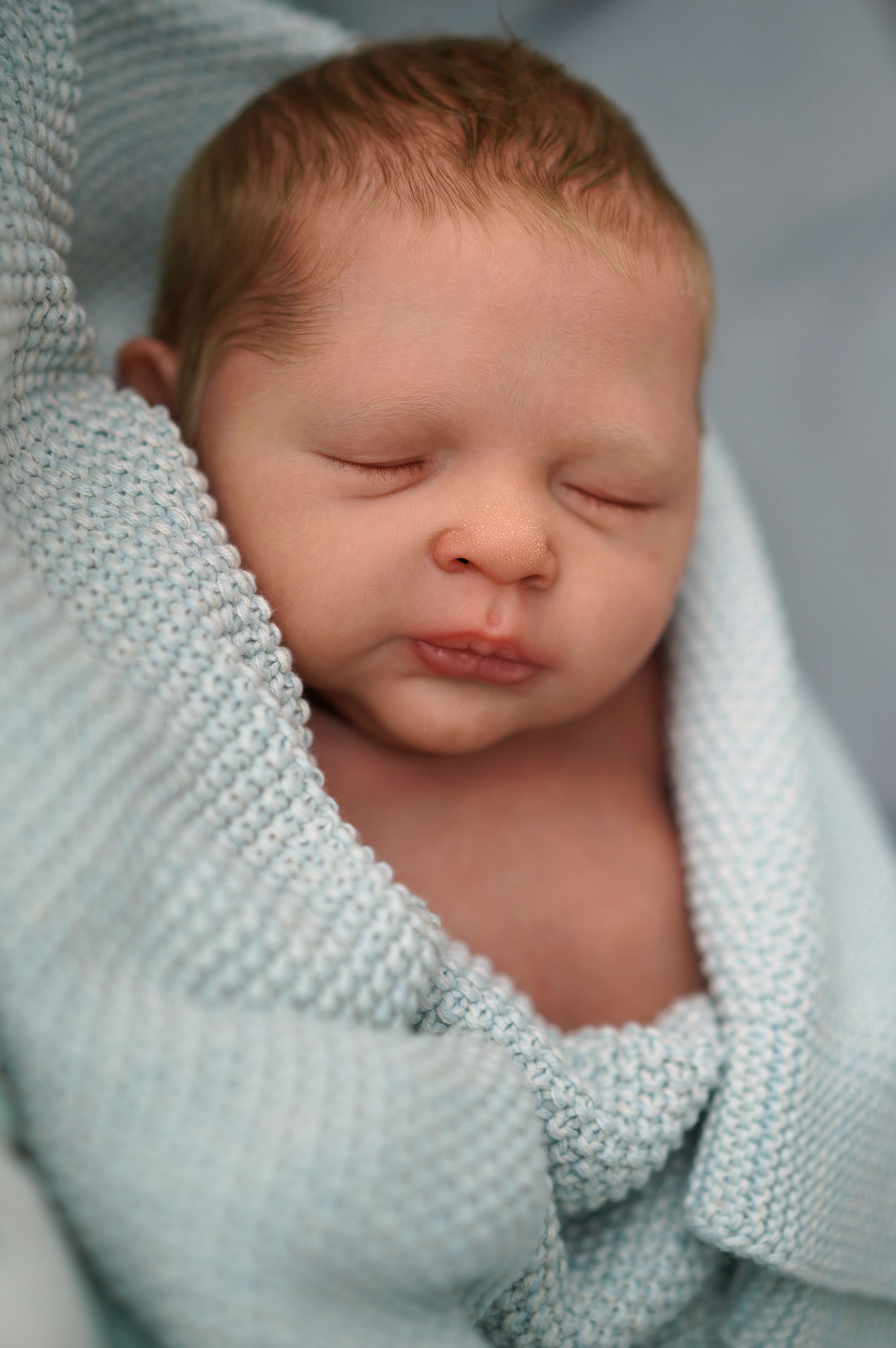 Alternate source-attributed photograph of Elliot by Cassie Ann Love