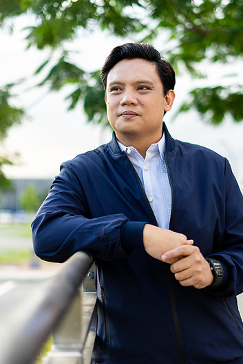 Filipino Military male therapist in California