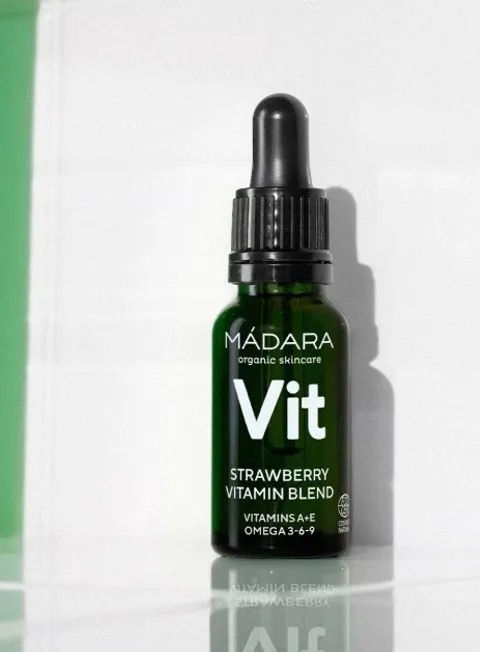Thumbnail: Mádara Strawberry Vitamin Blend Custom Active 17.5ml