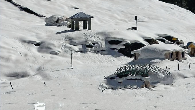 Skiing & sledge at Jai valley