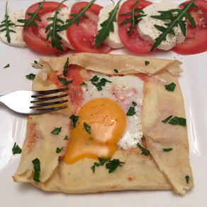 Crêpe tomate/mozzarella/œuf