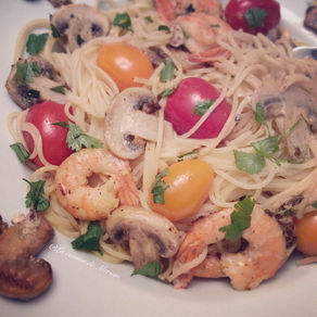 Spaghettis aux champignons de Paris, crevettes et cœurs de pigeons 