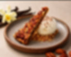 PECAN TART WITH VAINILLA ICE CREAM