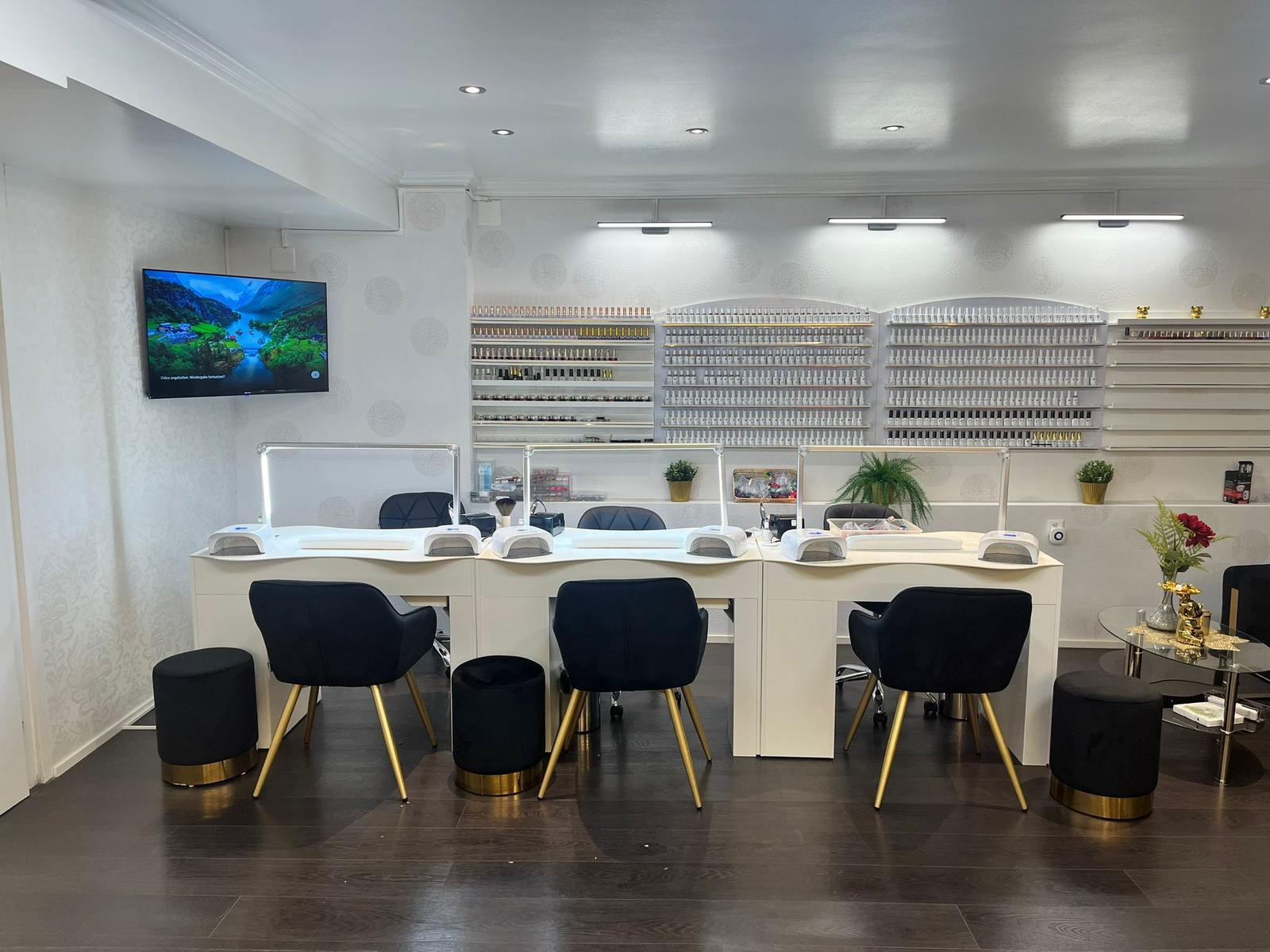 Happy Nails Nagelstudio Globus