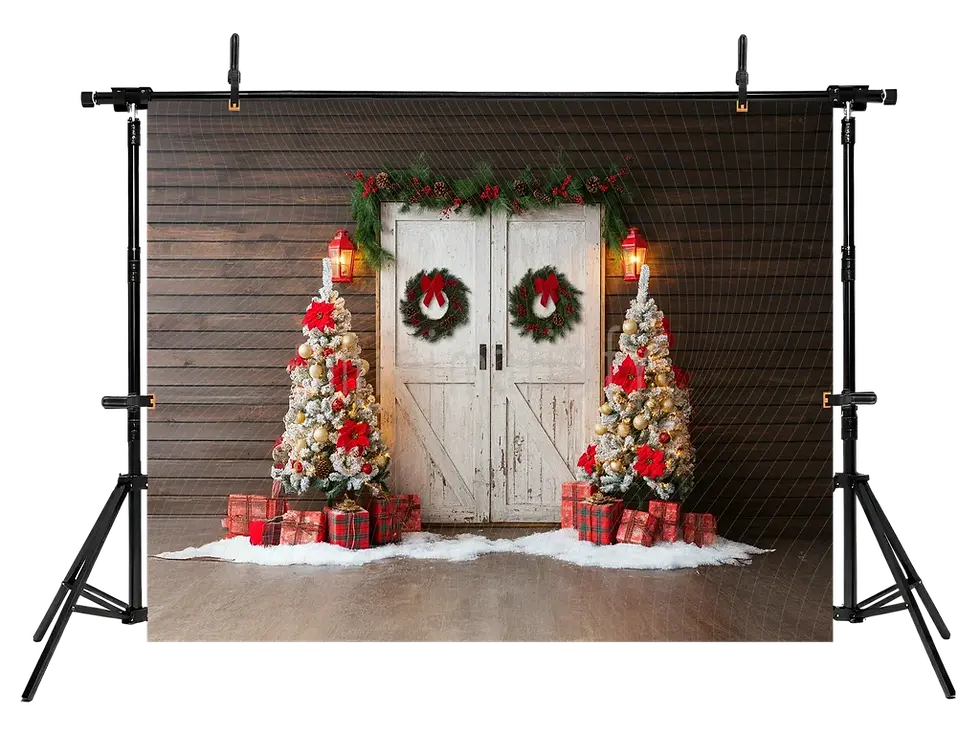 Миниатюра: Рождественская дверь в деревенском стиле и фон с сосной — студийный фон