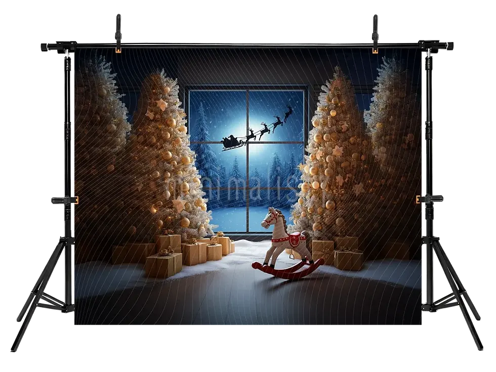 الصورة المصغرة: Noel Temalı Altın Çam Ağaçları ve Sallanan At Arka Planı  - Stüdyo Fonu