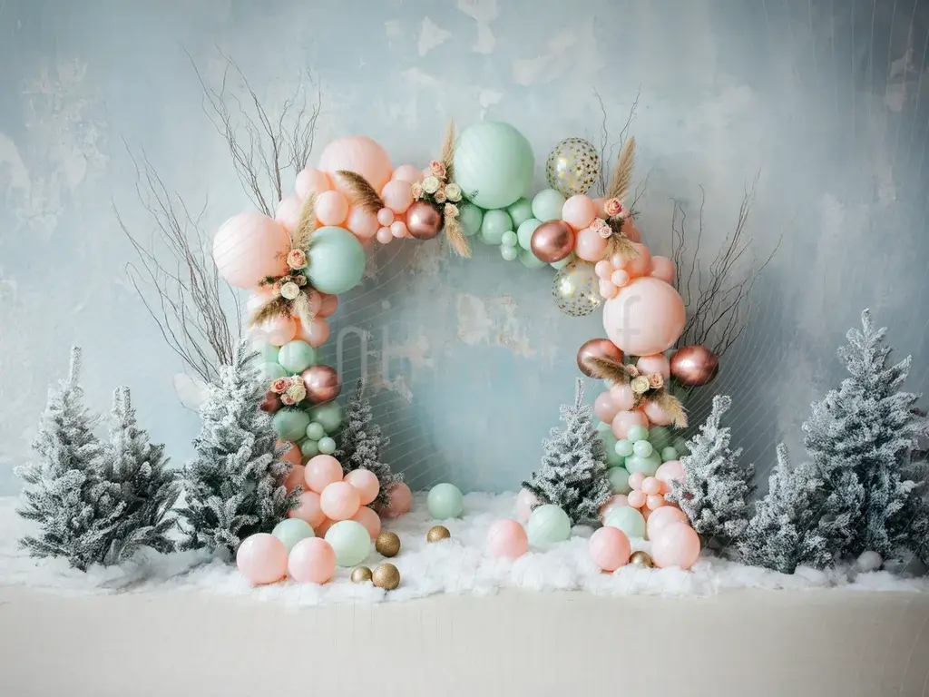 Élégance des ballons : arrière-plan de studio avec pins décorés en hiver