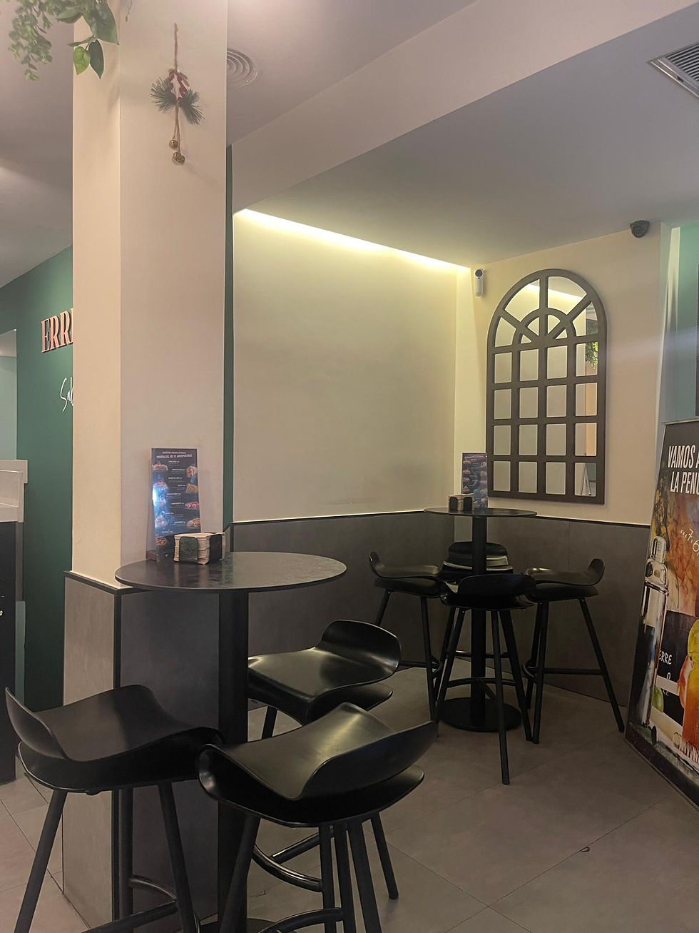 Thumbnail: Bar,  Cerveceria, Taverna  en La Latina