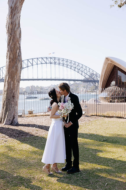 Julianne&Craig-Previews-39_websize (1).jpg
