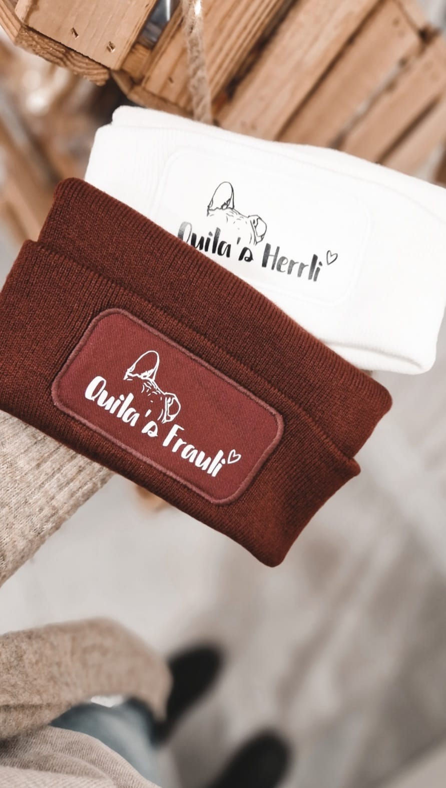 Miniaturbild: Hundezubehör Wien Hundeladen ShivaChihuahua Mützen Hauben personalisiert wunschdesign Geschenkartikel Verschenken