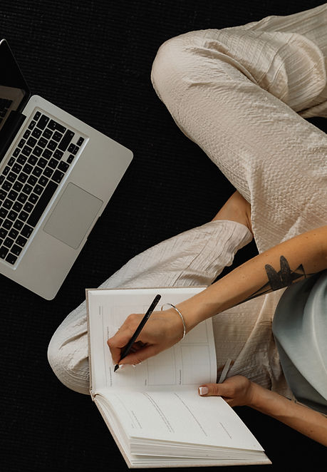 kaboompics_laptop-computer-macbook-noteb