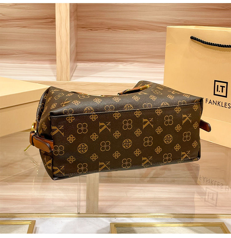 Thumbnail: Ladies' light luxury handbag 2026 new high-end designer retro handbag shoulder b